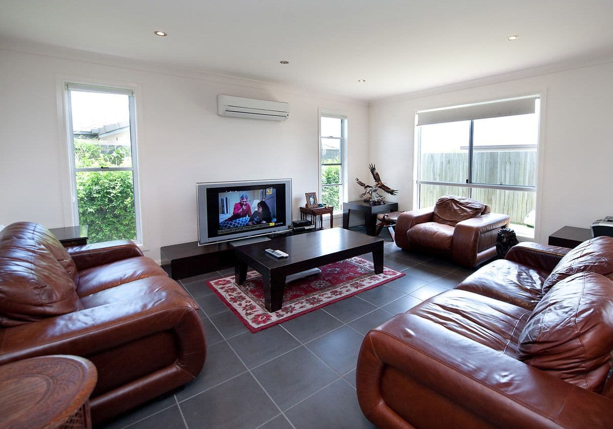 33 Bouganvillea Drive, Middle Ridge QLD 4350, Middle Ridge - Thumbnail 2