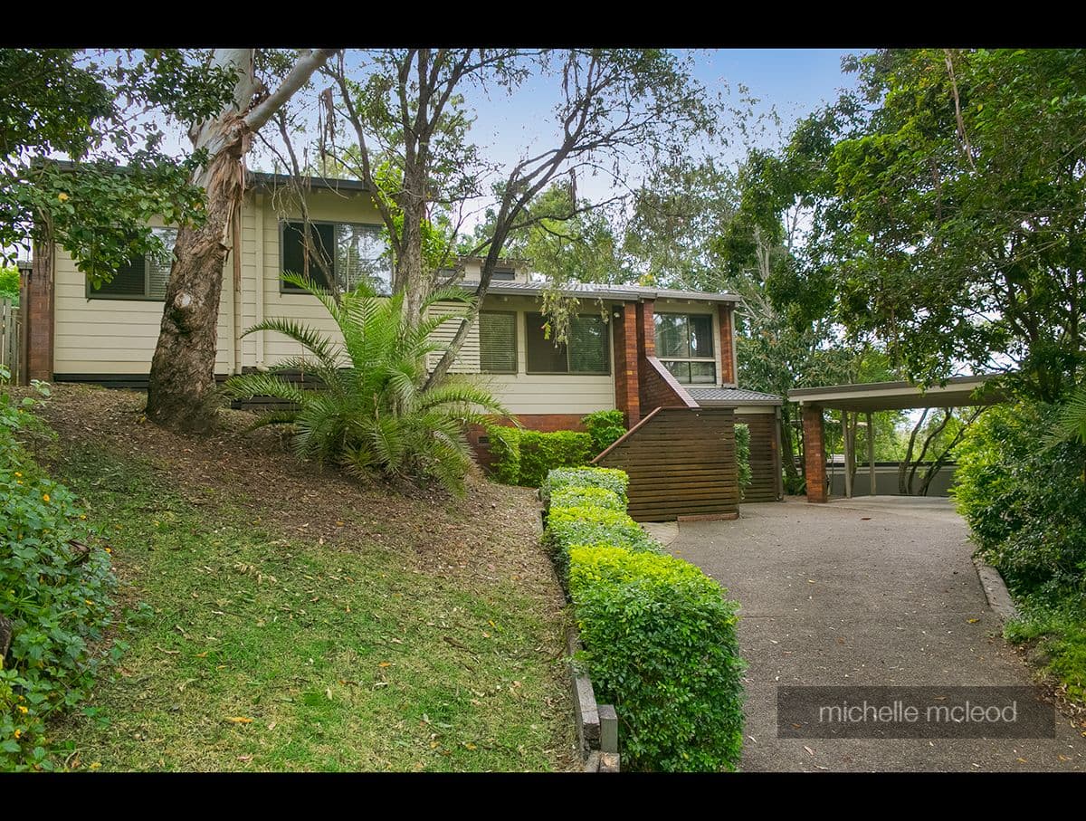 27 Burrumbuck Street, Chapel Hill QLD 4069, Chapel Hill - Image 1