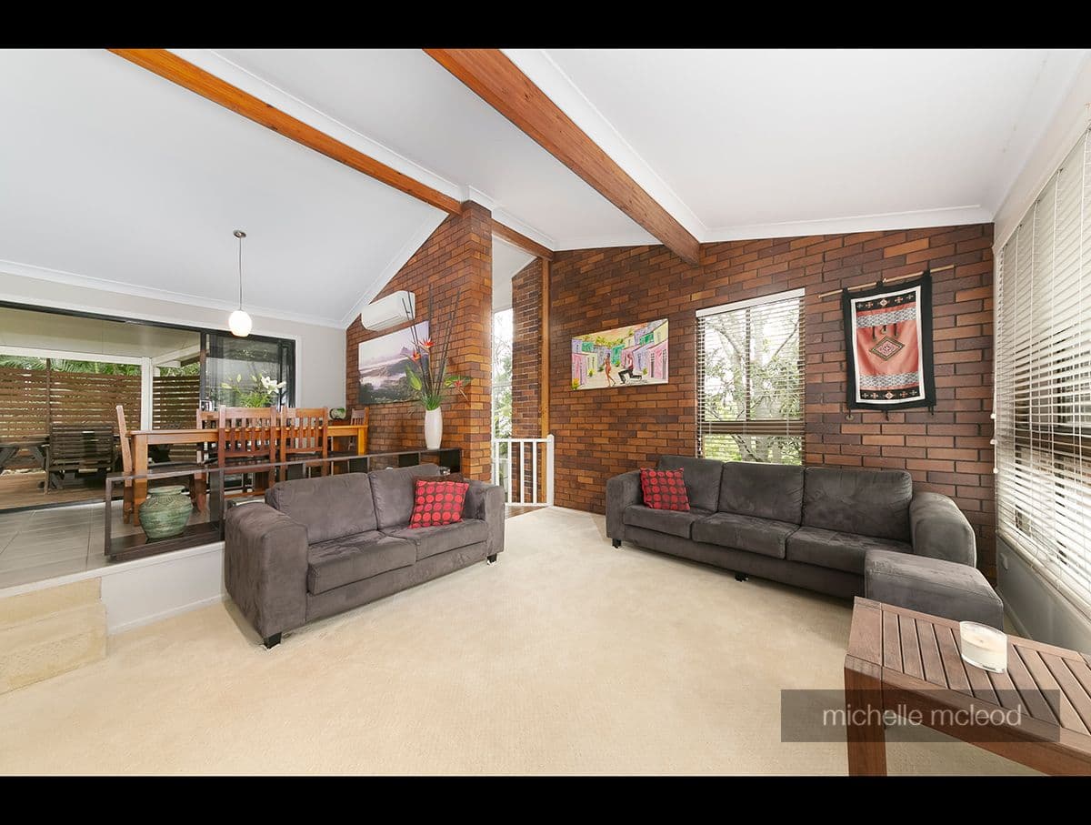 27 Burrumbuck Street, Chapel Hill QLD 4069, Chapel Hill - Thumbnail 4