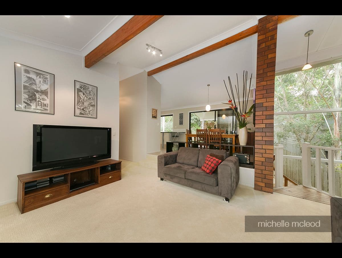 27 Burrumbuck Street, Chapel Hill QLD 4069, Chapel Hill - Thumbnail 6