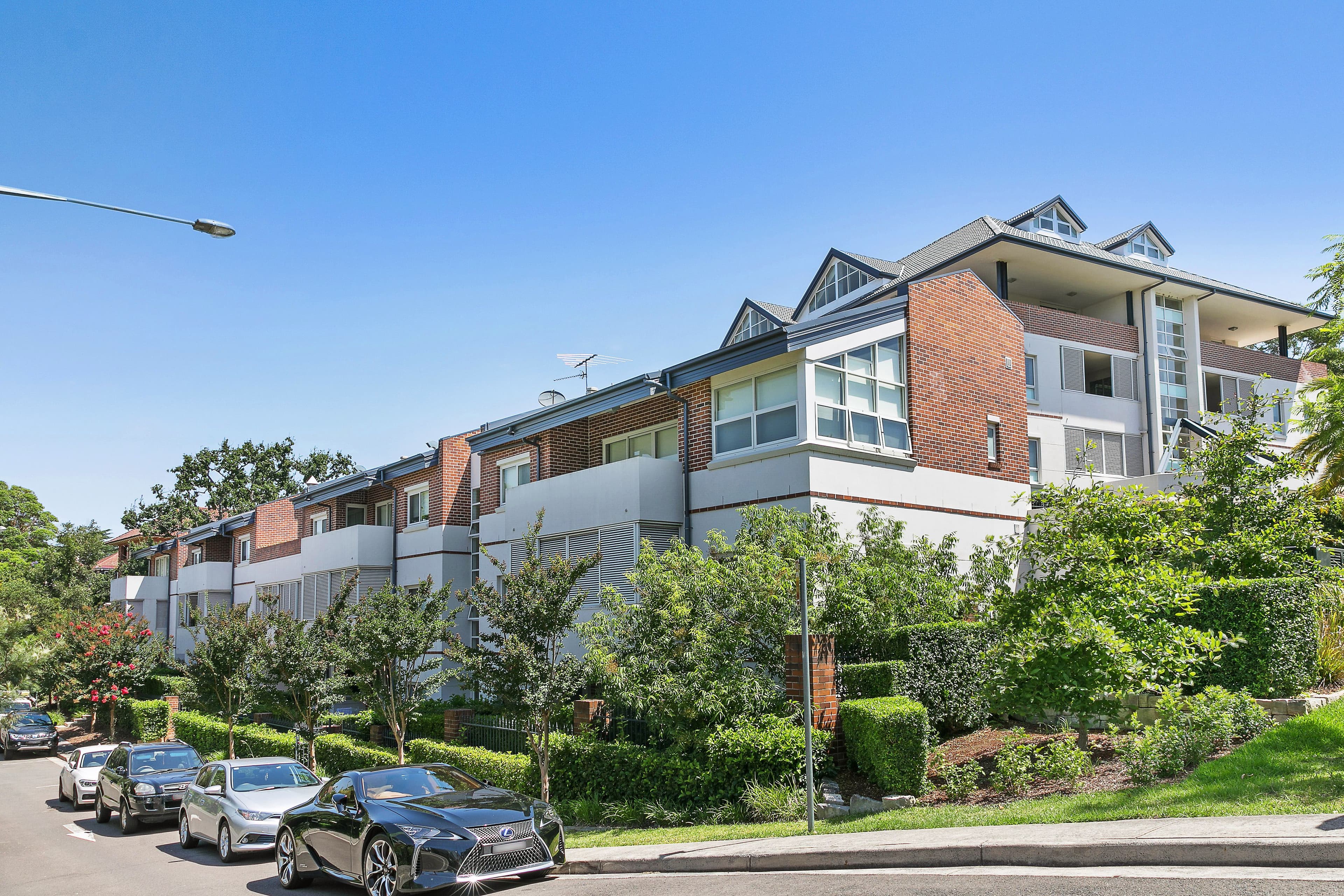 9 BARLEY CRESCENT, Clyde North - Thumbnail 7