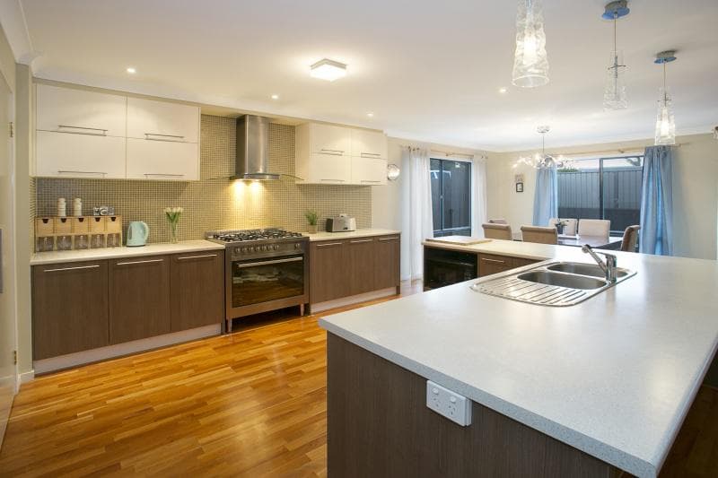33 Christopher Place,  Sinnamon Park, Sinnamon Park - Thumbnail 5