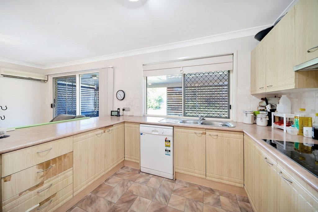 11 Filbert Court, Crestmead QLD 4132, Crestmead - Thumbnail 2