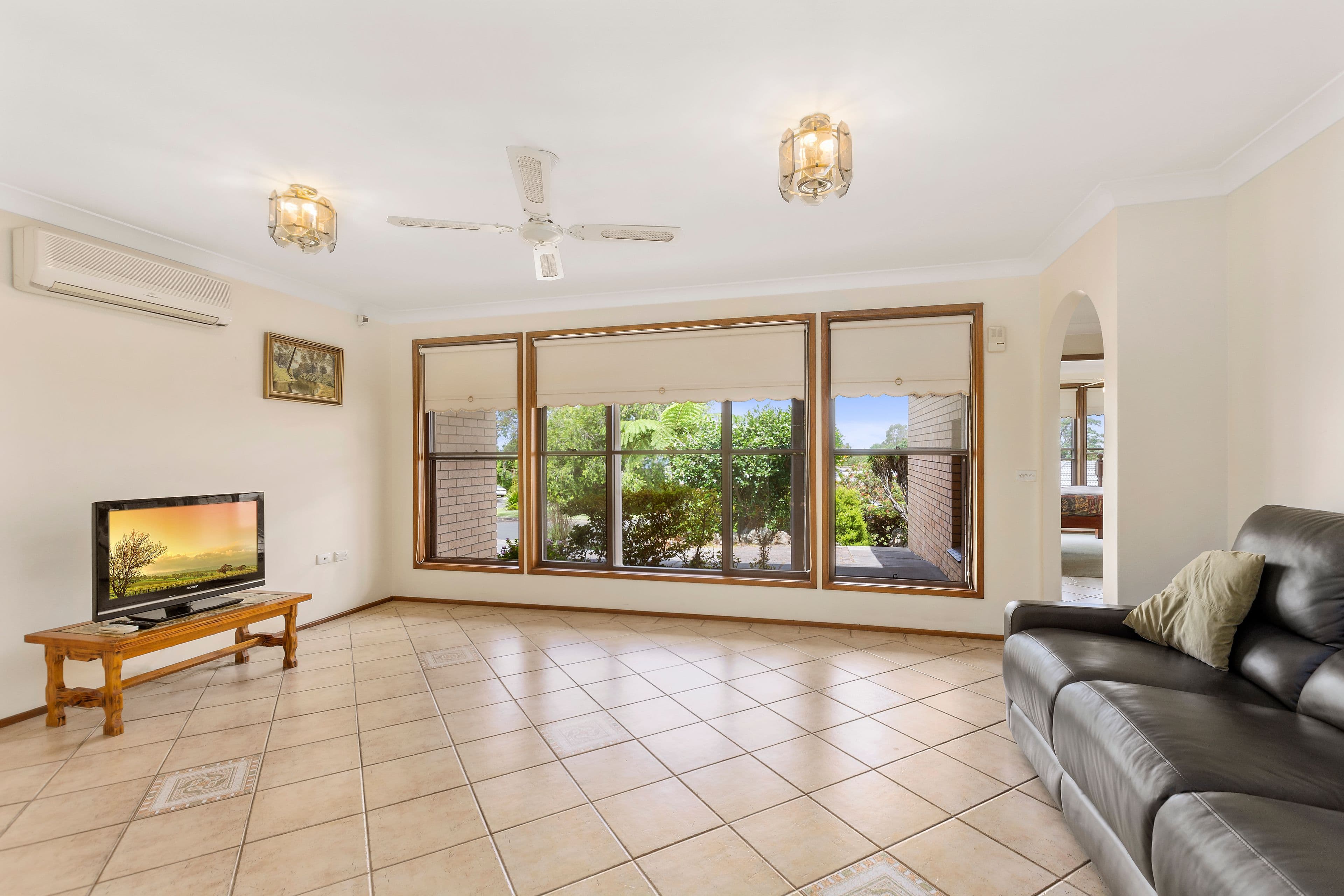 6 Evonne Place, Woonona - Thumbnail 2