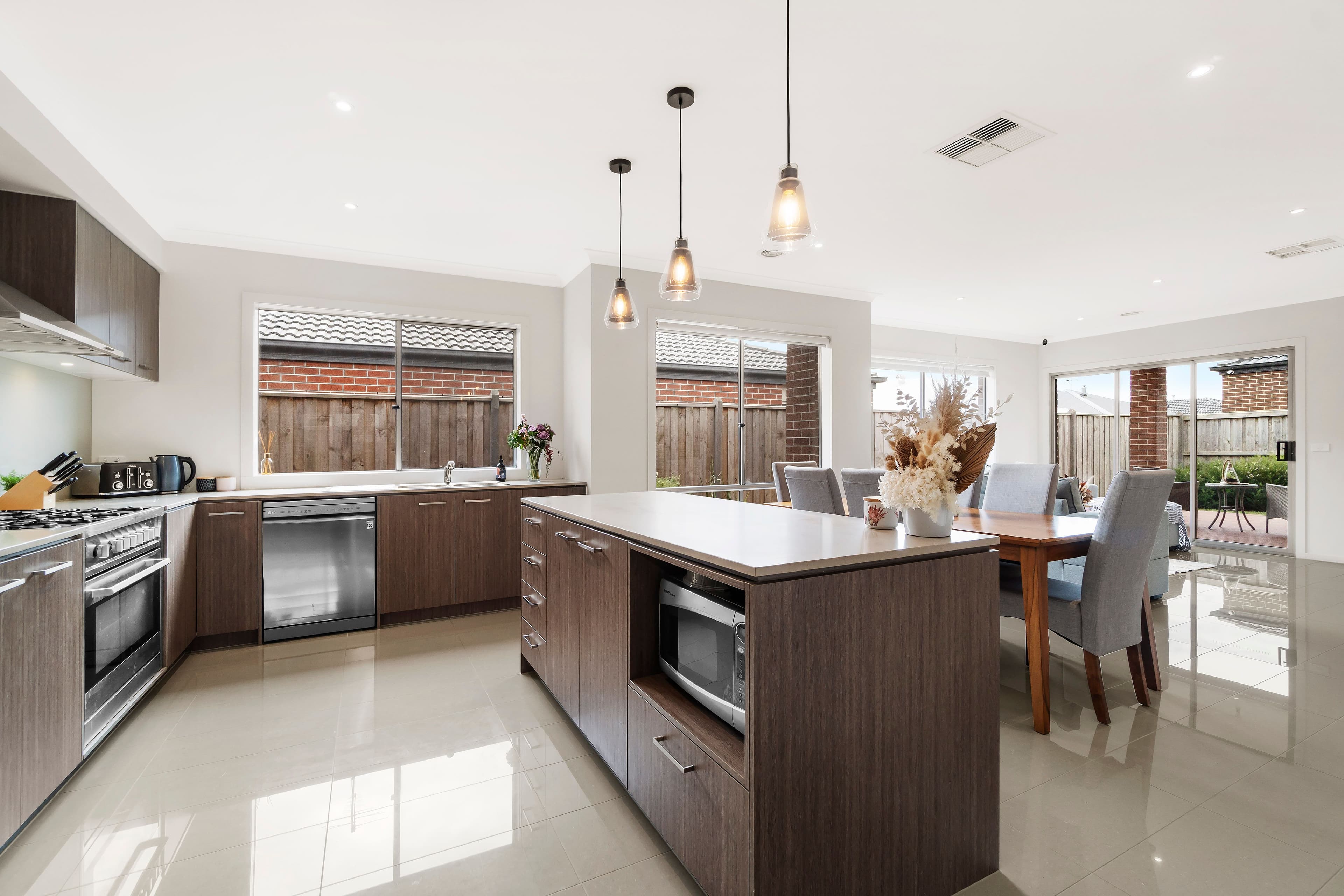 23 Knightsford Avenue, Clyde VIC 3978, Clyde - Thumbnail 2