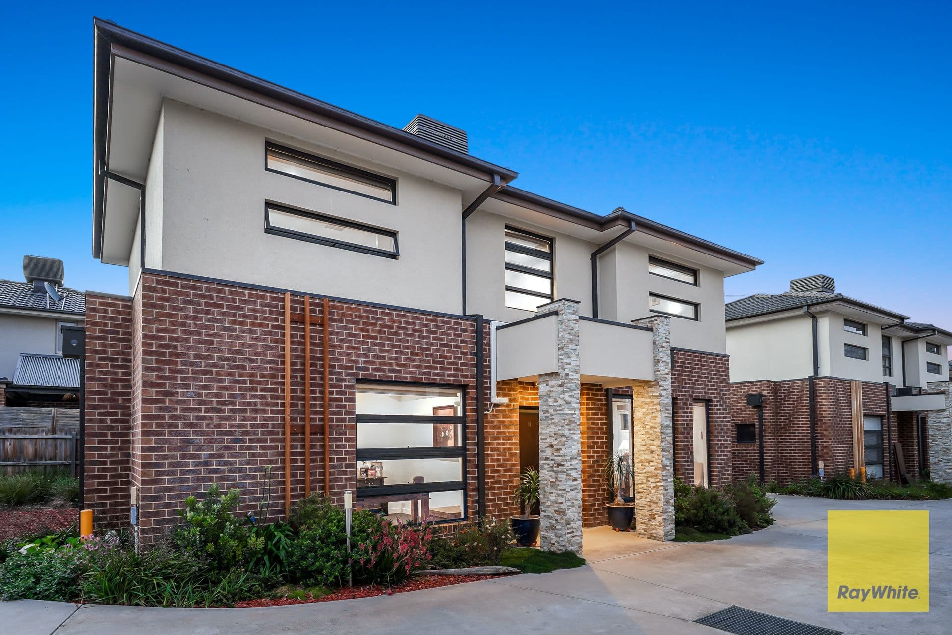 122 Kennington Park Drive, Endeavour Hills VIC 3802, Endeavour Hills - Thumbnail 2