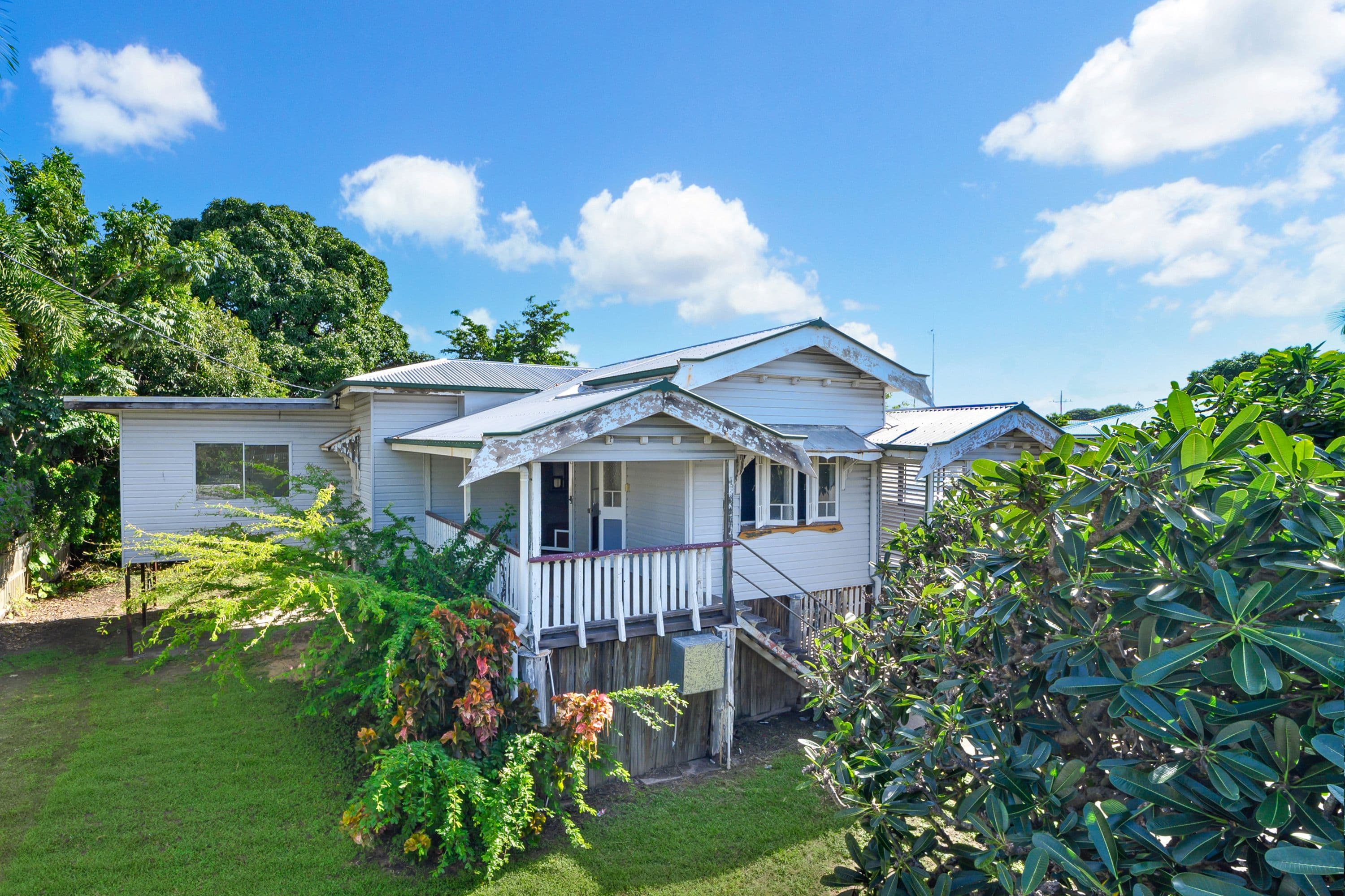 10 Roberts Street, Hermit Park QLD 4812, Hermit Park - Image 1