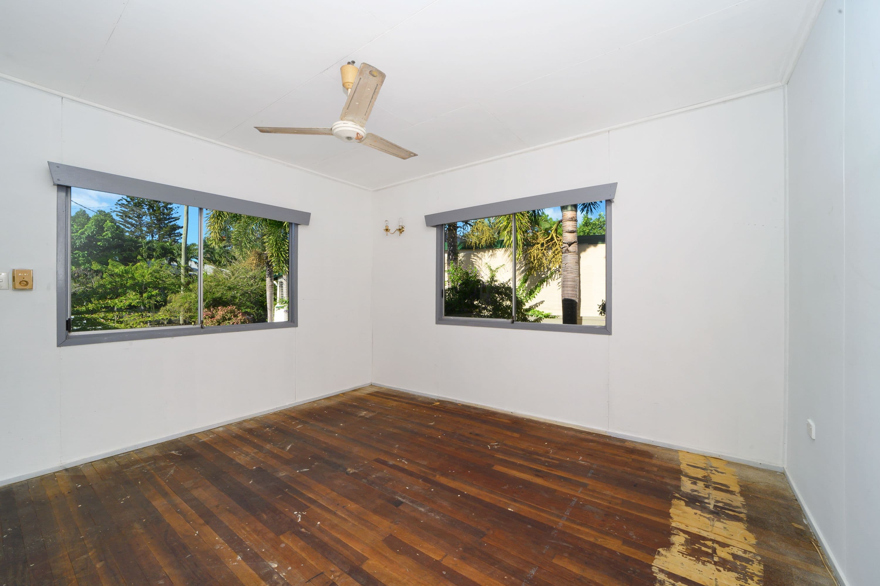 10 Roberts Street, Hermit Park QLD 4812, Hermit Park - Thumbnail 5