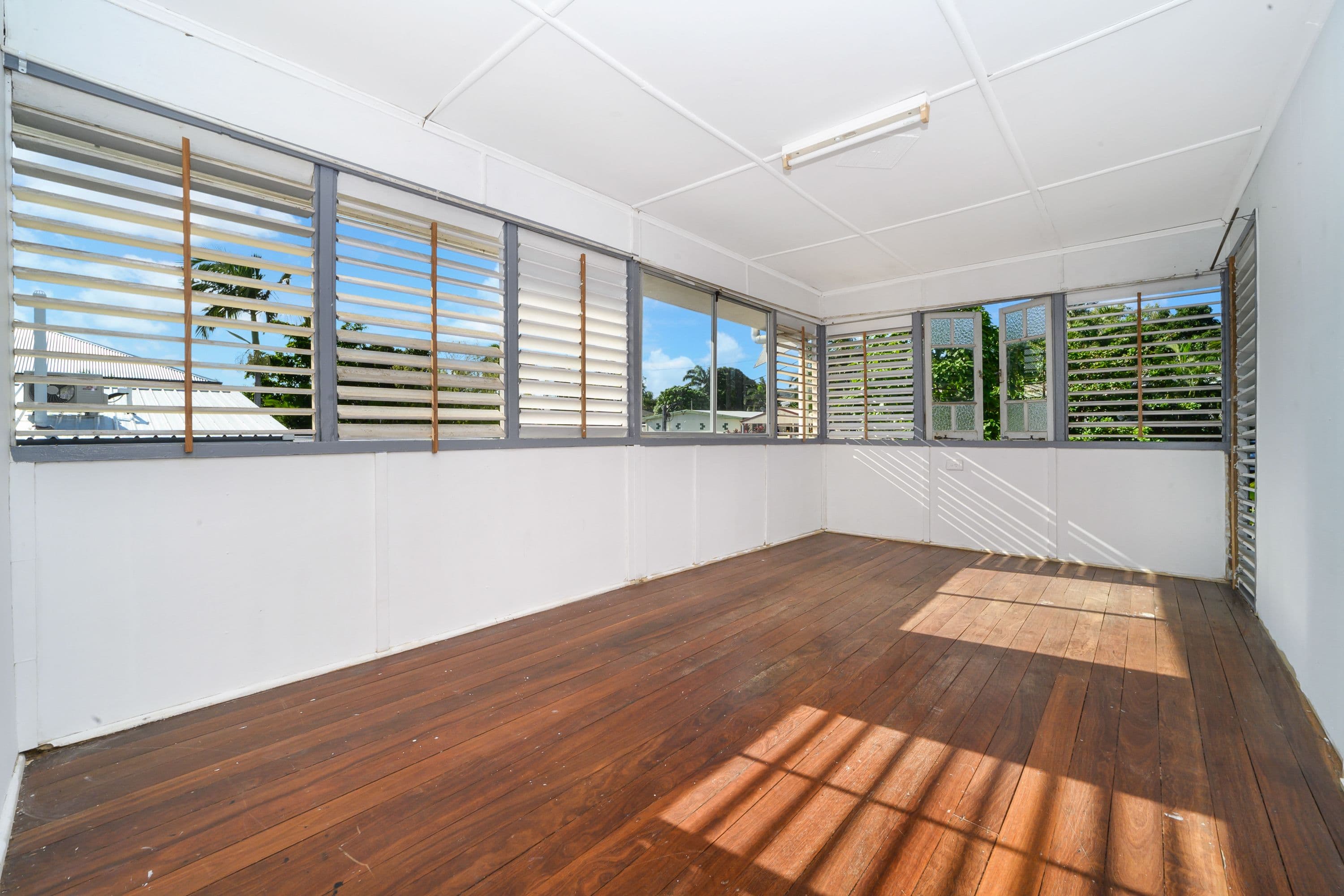 10 Roberts Street, Hermit Park QLD 4812, Hermit Park - Thumbnail 6