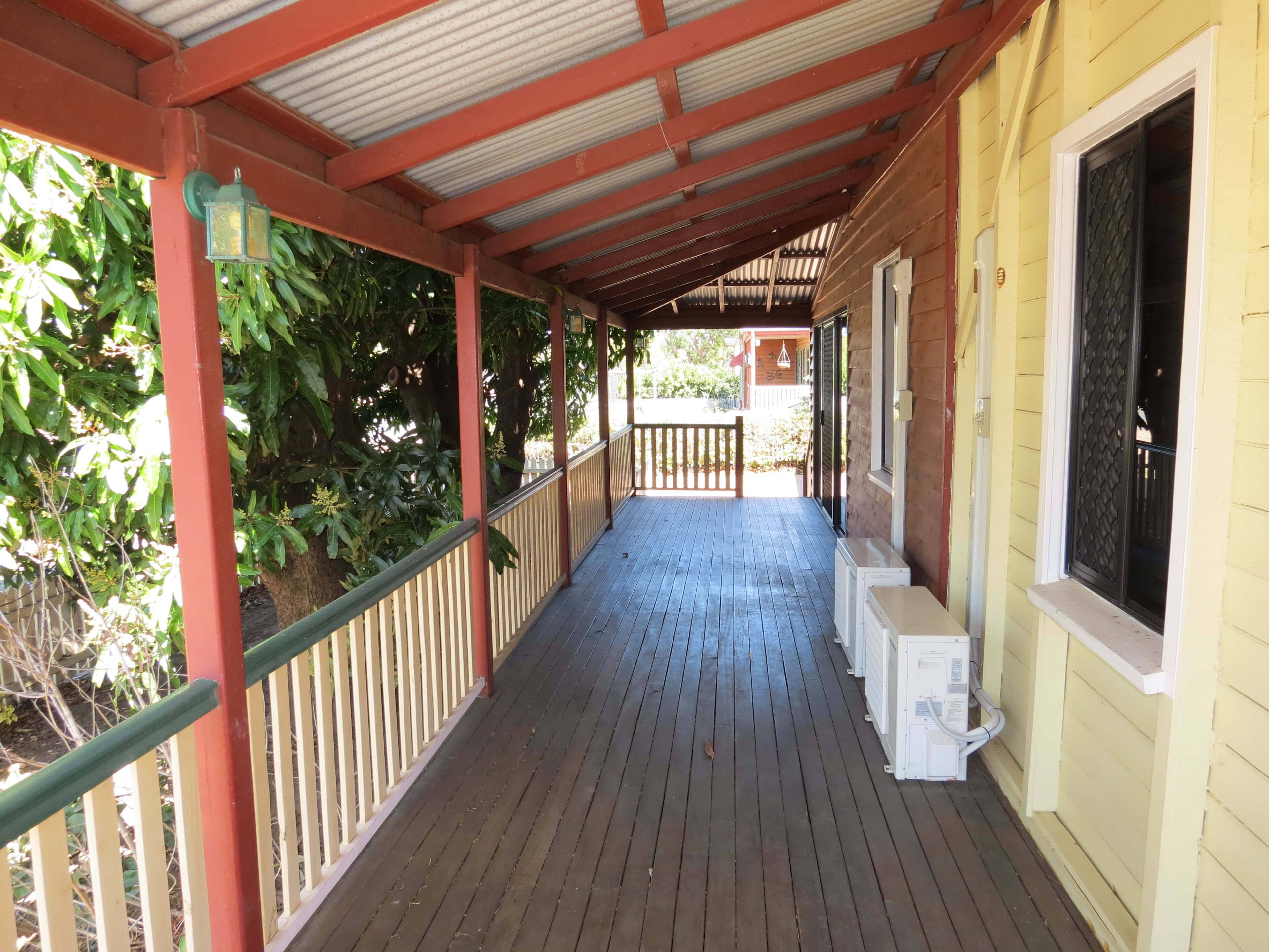 41 Dundas Street, Emerald QLD 4720, Emerald - Thumbnail 2
