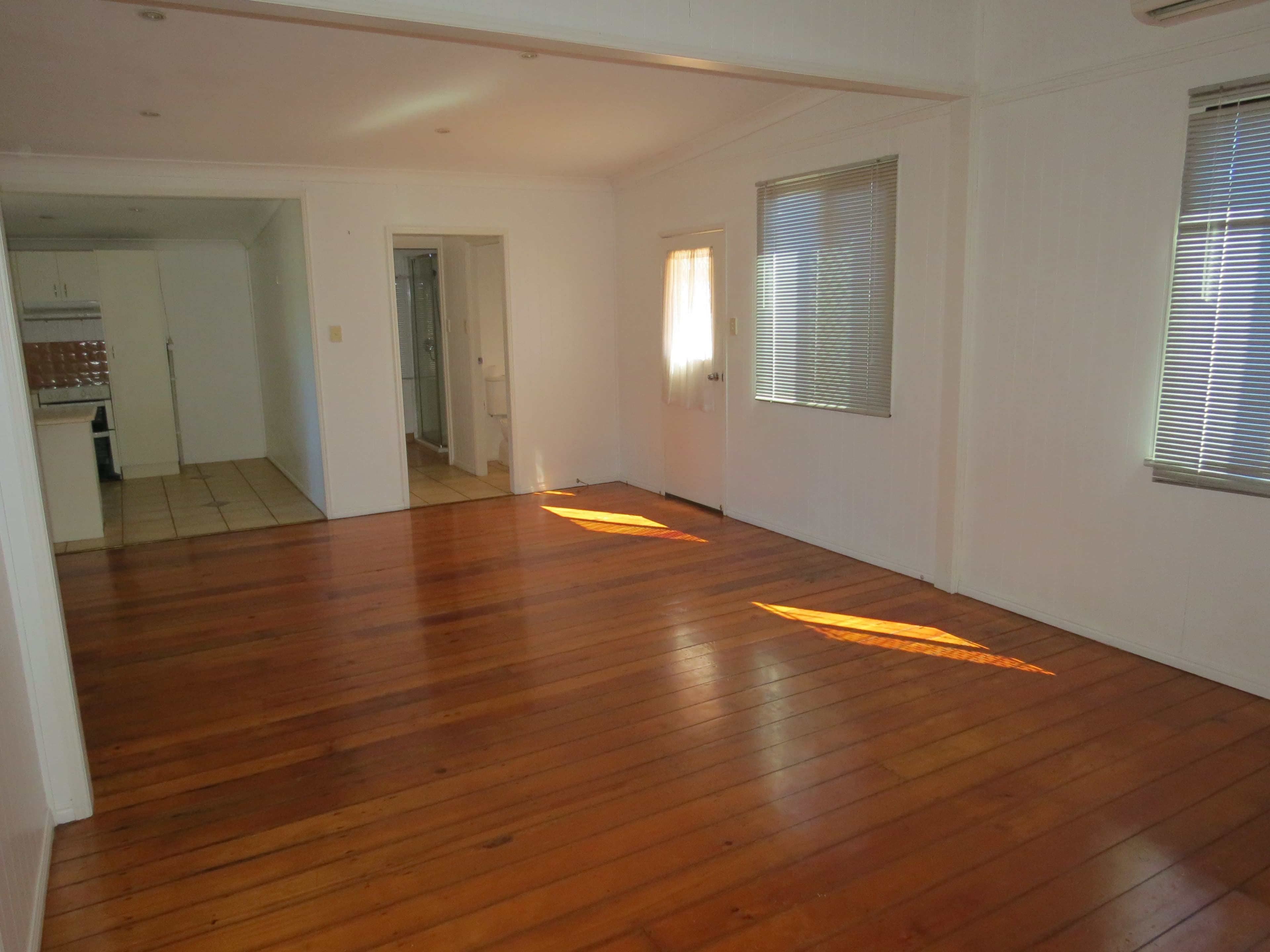 41 Dundas Street, Emerald QLD 4720, Emerald - Thumbnail 3