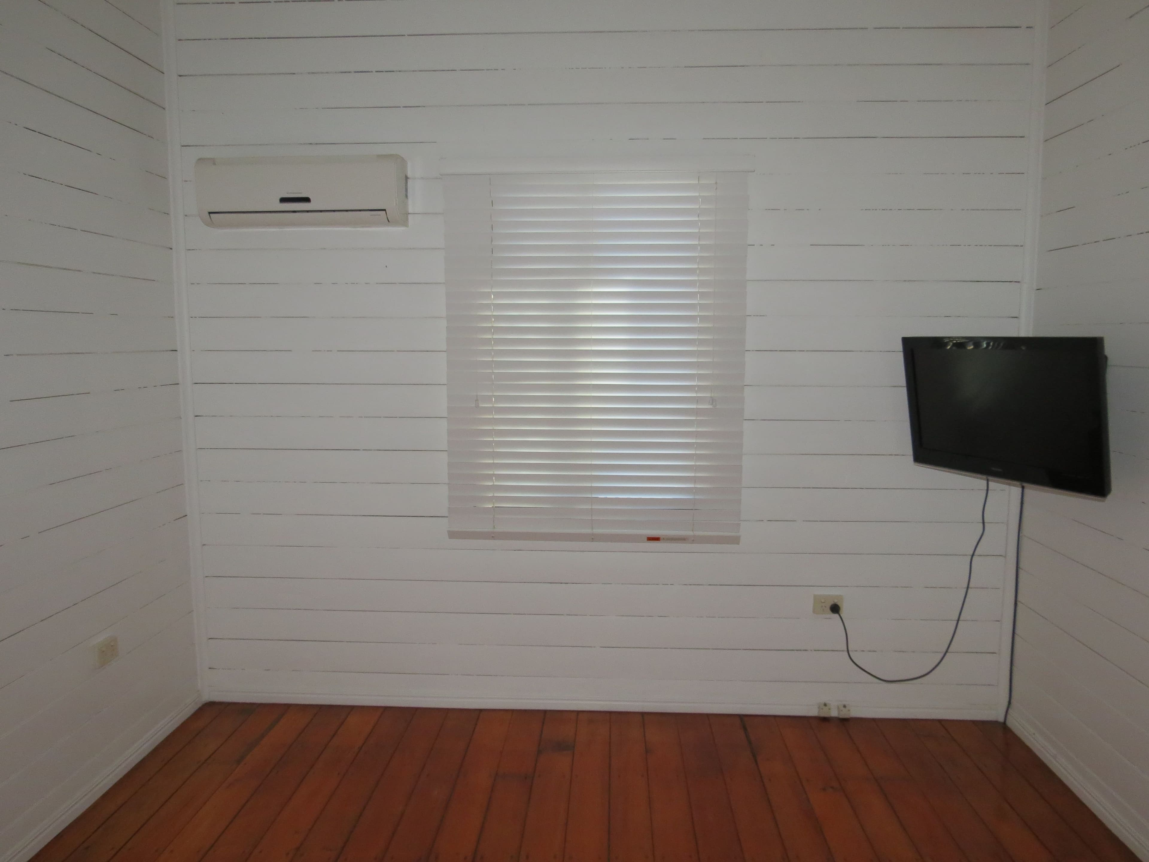 41 Dundas Street, Emerald QLD 4720, Emerald - Thumbnail 6