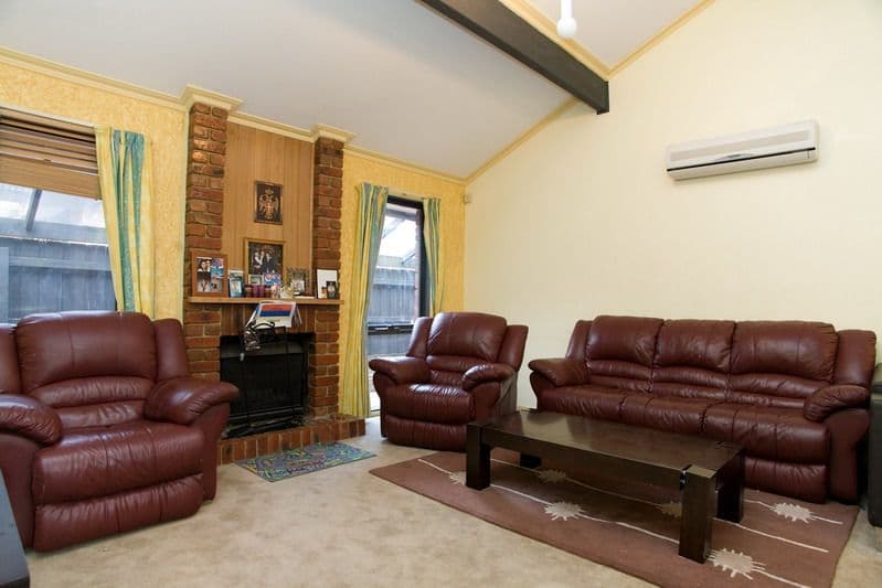 4 Moorhead Drive, MILL PARK VIC 3082, Mill Park - Thumbnail 4