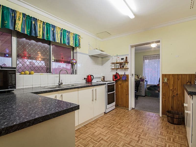 22 Broughton Way, Orelia WA 6167, Orelia - Thumbnail 4