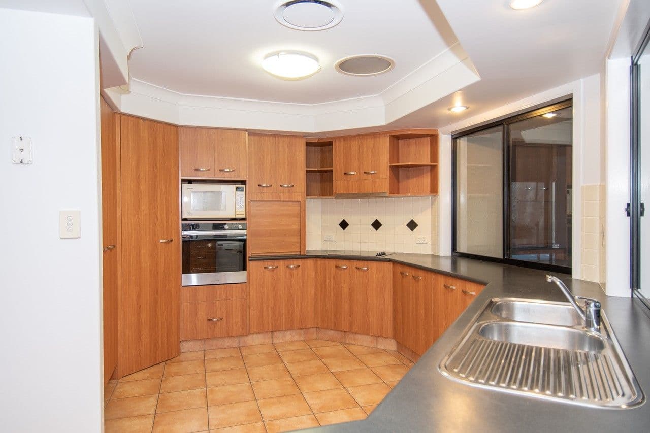 65 Arun Drive, Arundel QLD 4214, Arundel - Thumbnail 8