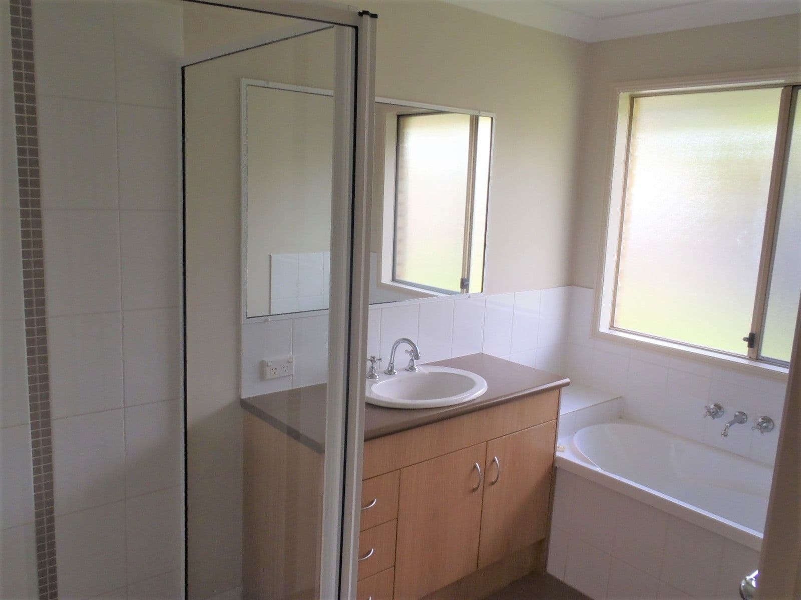 3 Bray Street, Lowood QLD 4311, Lowood - Thumbnail 3