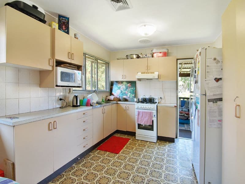 18 Primula Street, NUDGEE QLD 4014, Nudgee - Thumbnail 2