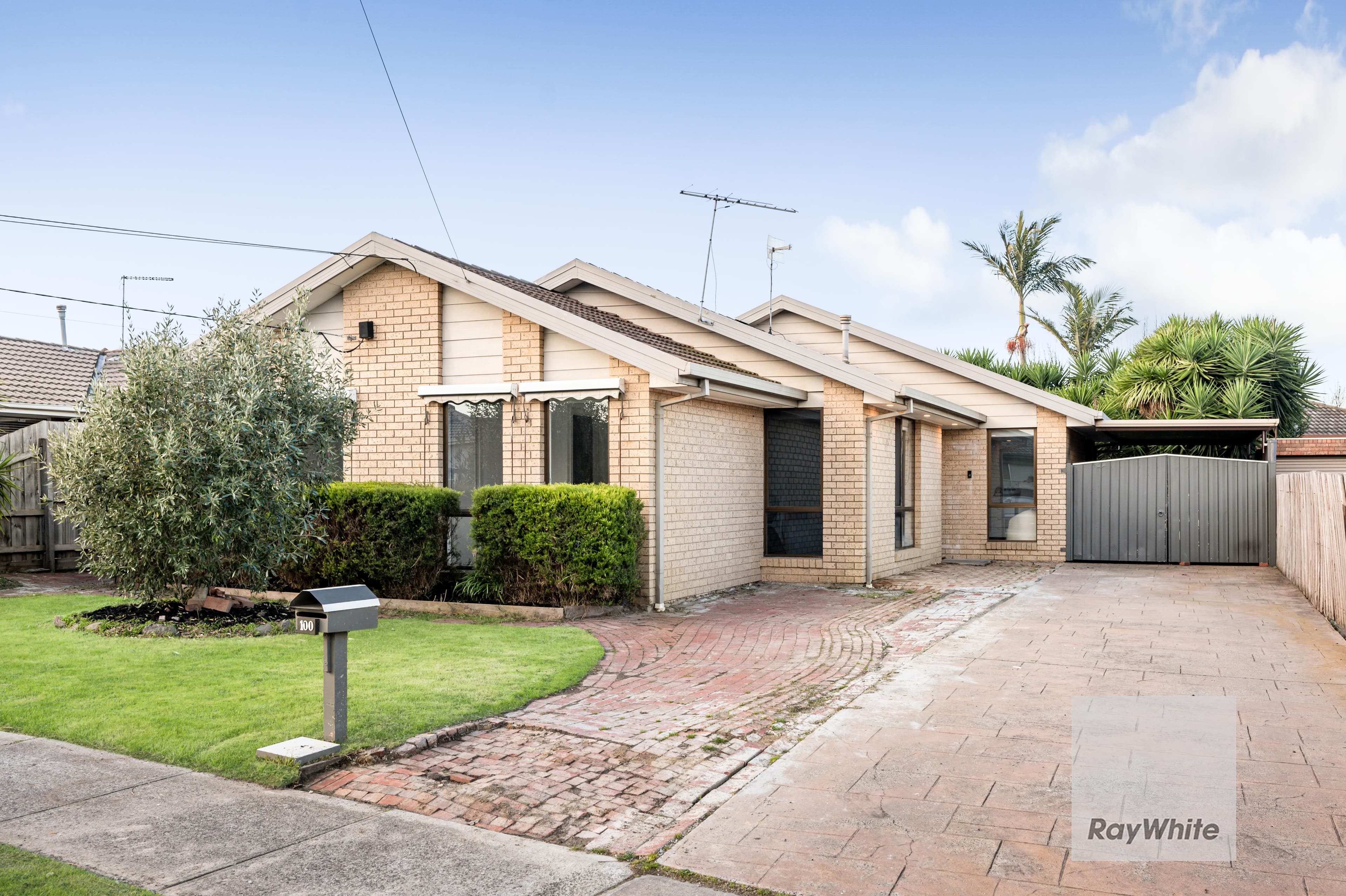 100 Lenoak Street, Gladstone Park VIC 3043, Gladstone Park - Image 1