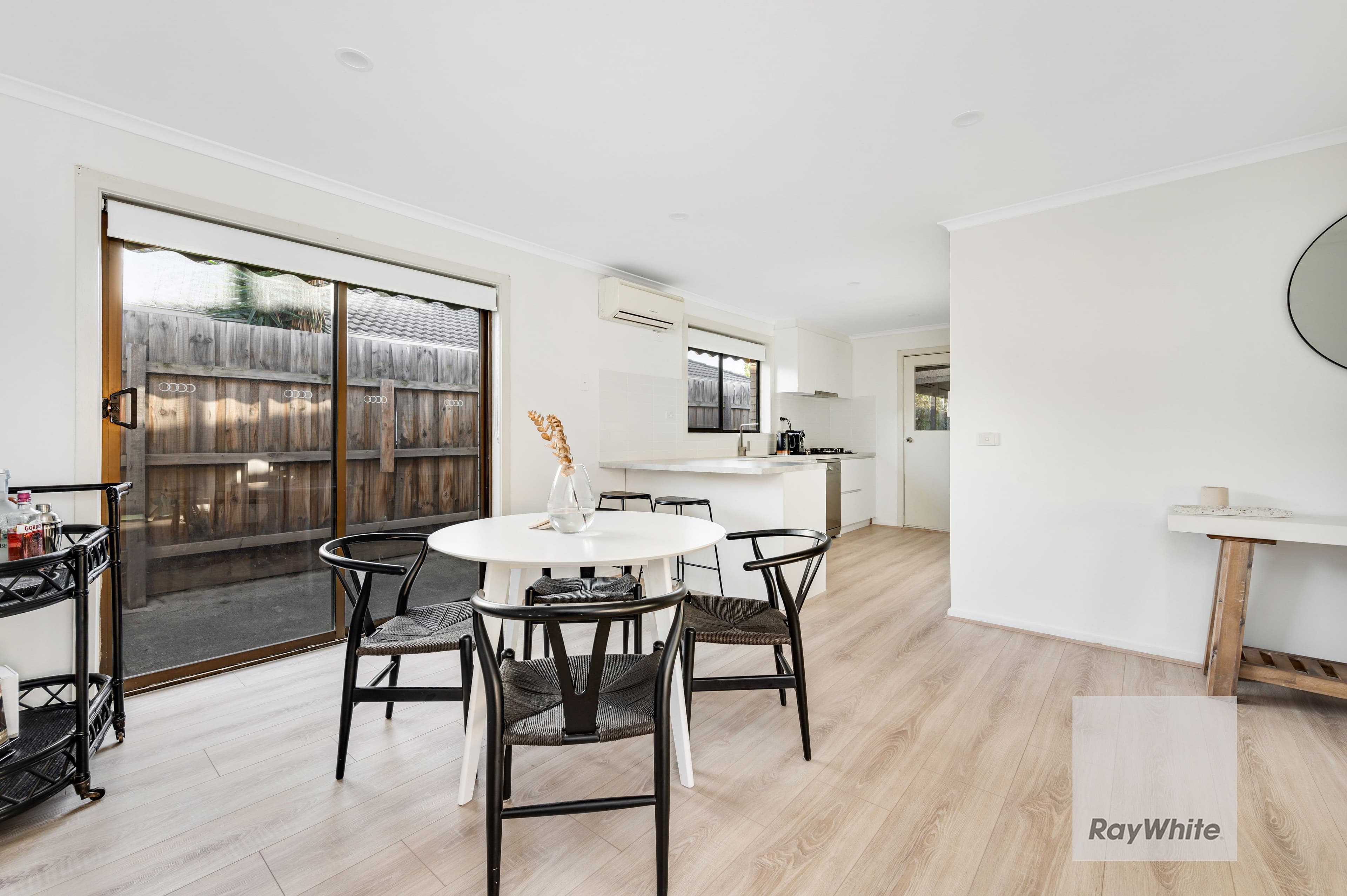 100 Lenoak Street, Gladstone Park VIC 3043, Gladstone Park - Thumbnail 7