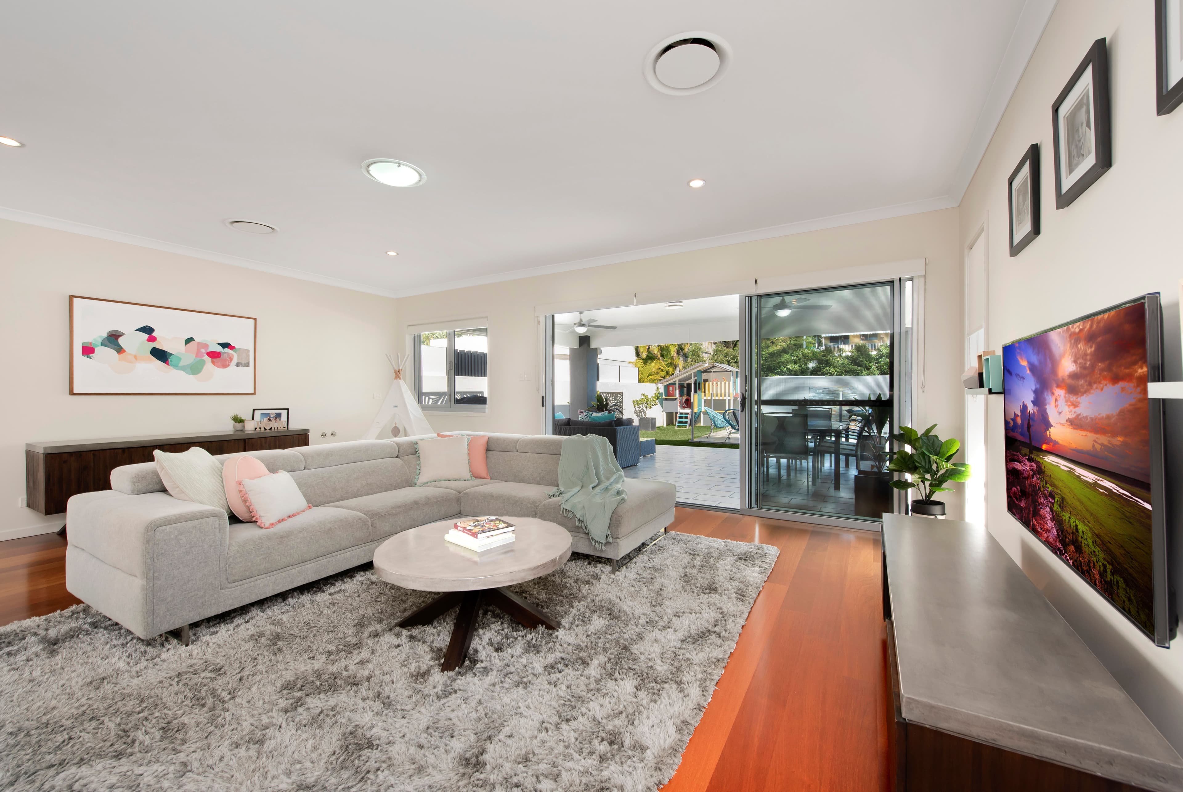 27 Paris Avenue, Morningside QLD 4170, Morningside - Thumbnail 2