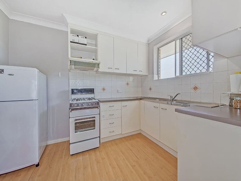 33 Thomas Street, GREENSLOPES QLD 4120, Greenslopes - Thumbnail 2
