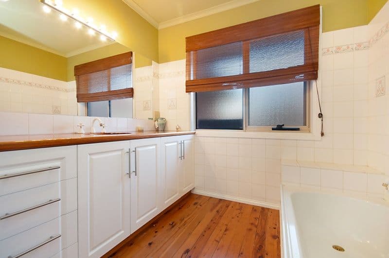 33 Fairway Crescent, WARRNAMBOOL VIC 3280, Warrnambool - Thumbnail 6