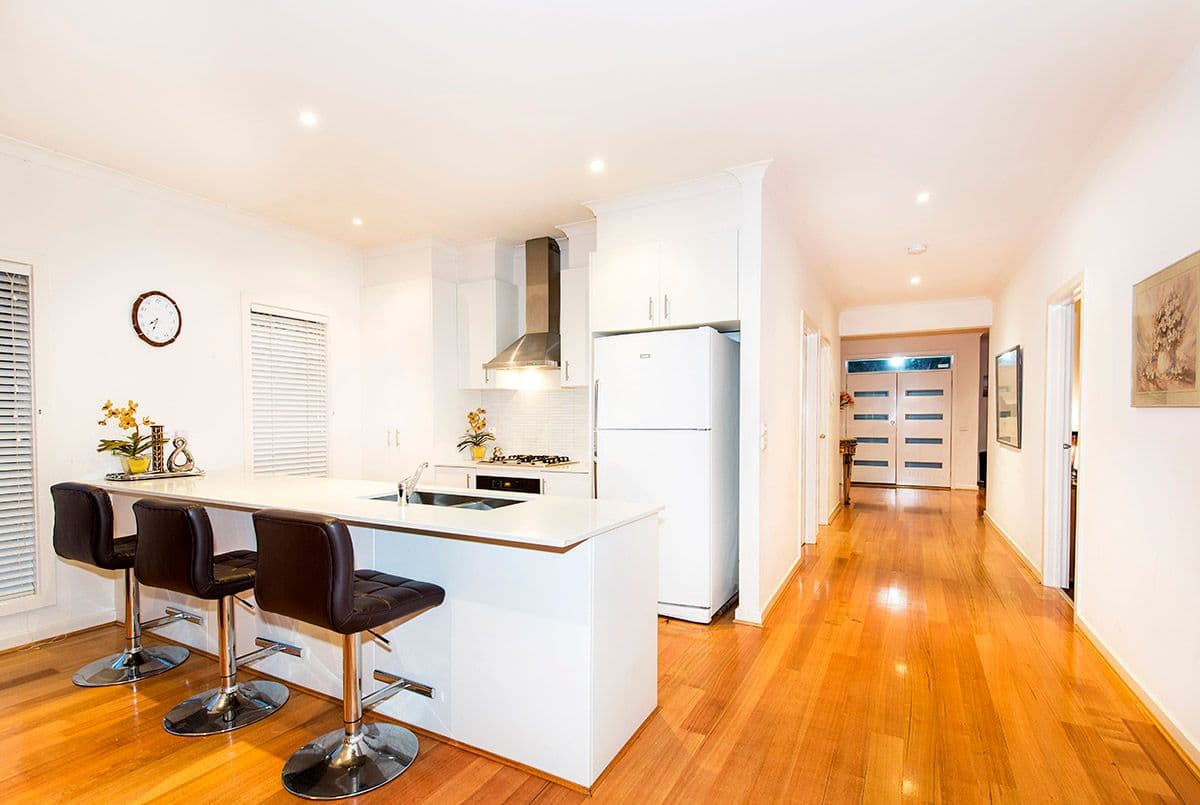 9 Fitzgerald Drive, South Morang VIC 3752, South Morang - Thumbnail 2