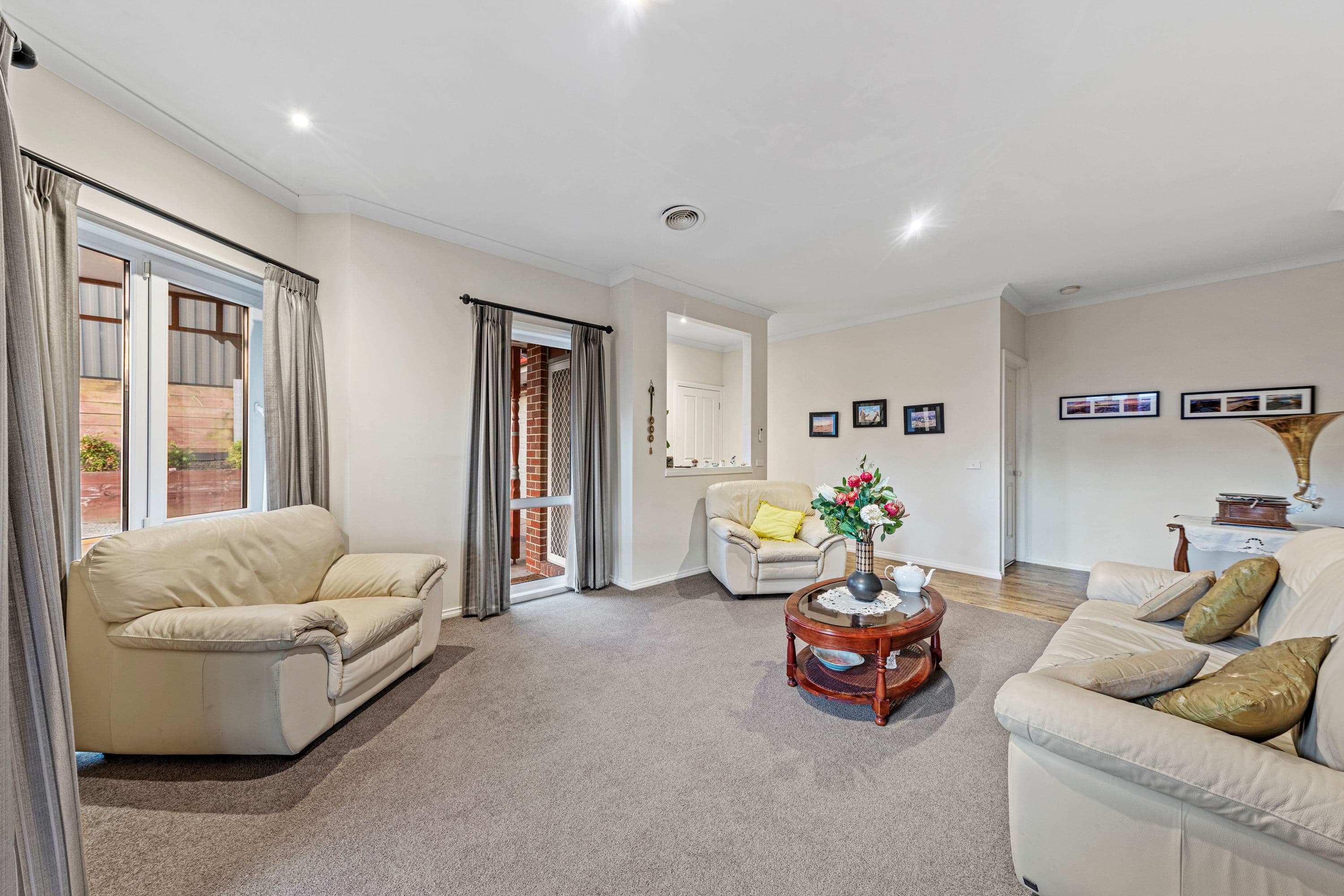 17 Windermere Boulevard, Pakenham VIC 3810, Pakenham - Thumbnail 3
