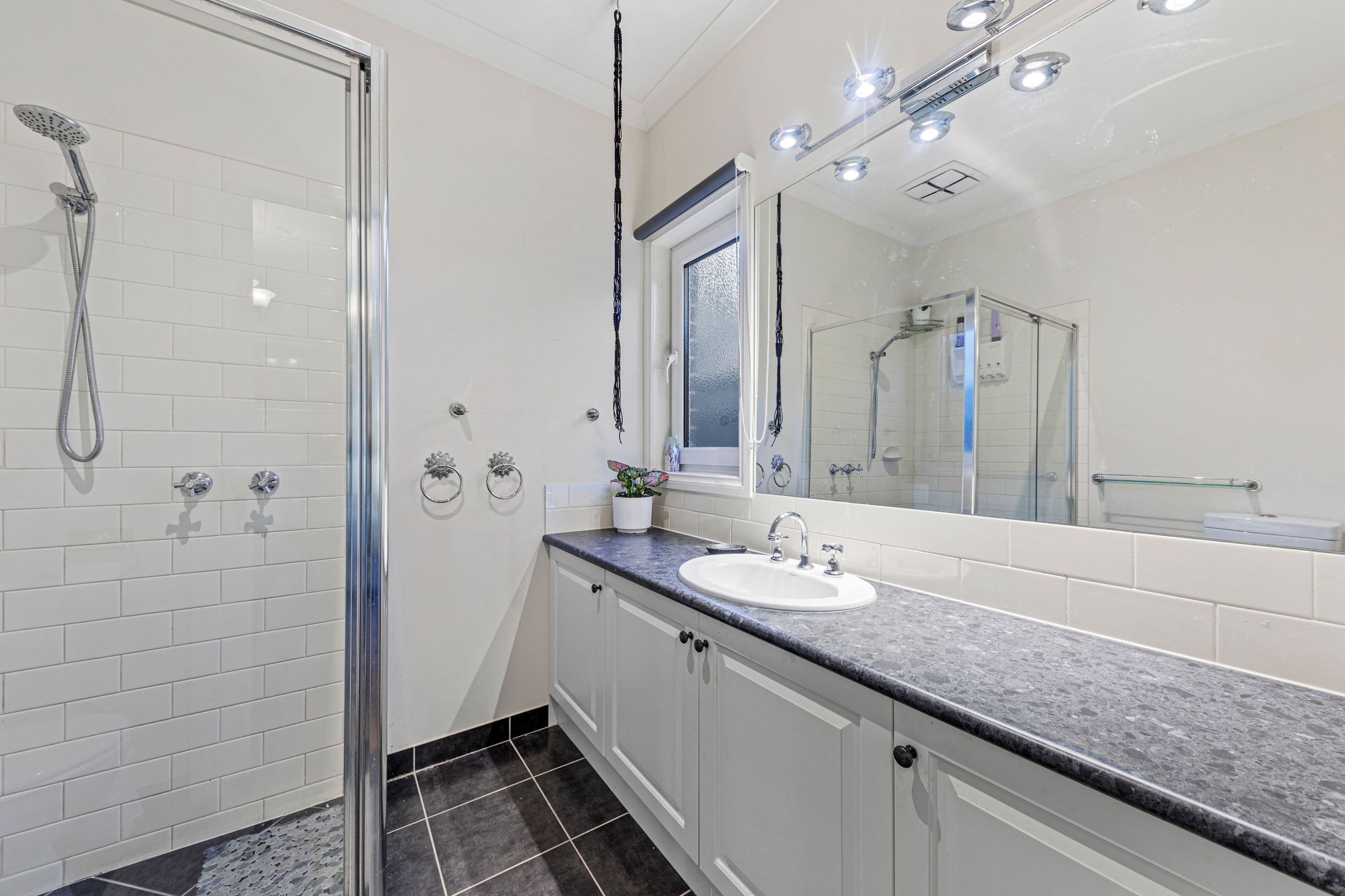 17 Windermere Boulevard, Pakenham VIC 3810, Pakenham - Thumbnail 5