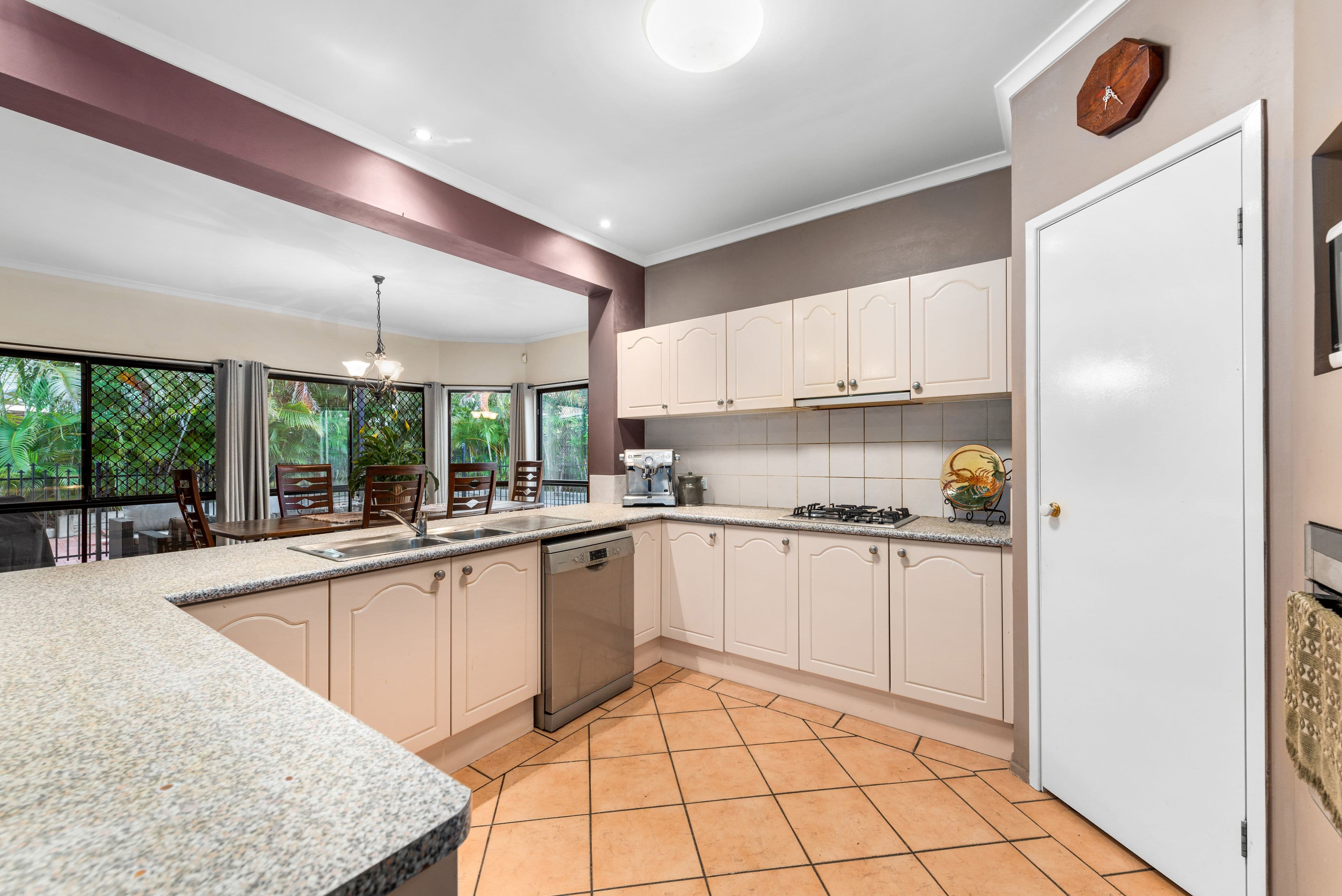 16 Carrington Place, Carindale QLD 4152, Carindale - Thumbnail 6