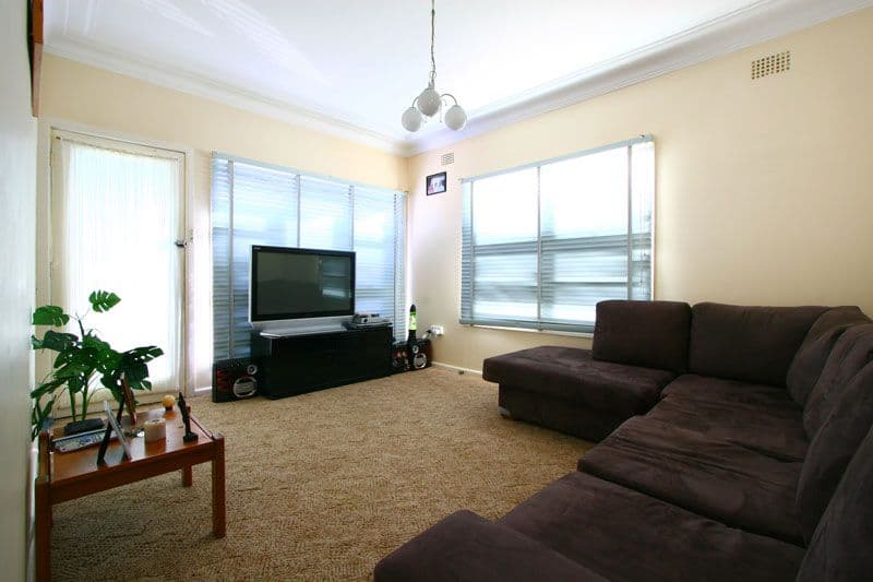 9  Edward Street, BARRACK HEIGHTS NSW 2528, Barrack Heights - Thumbnail 2