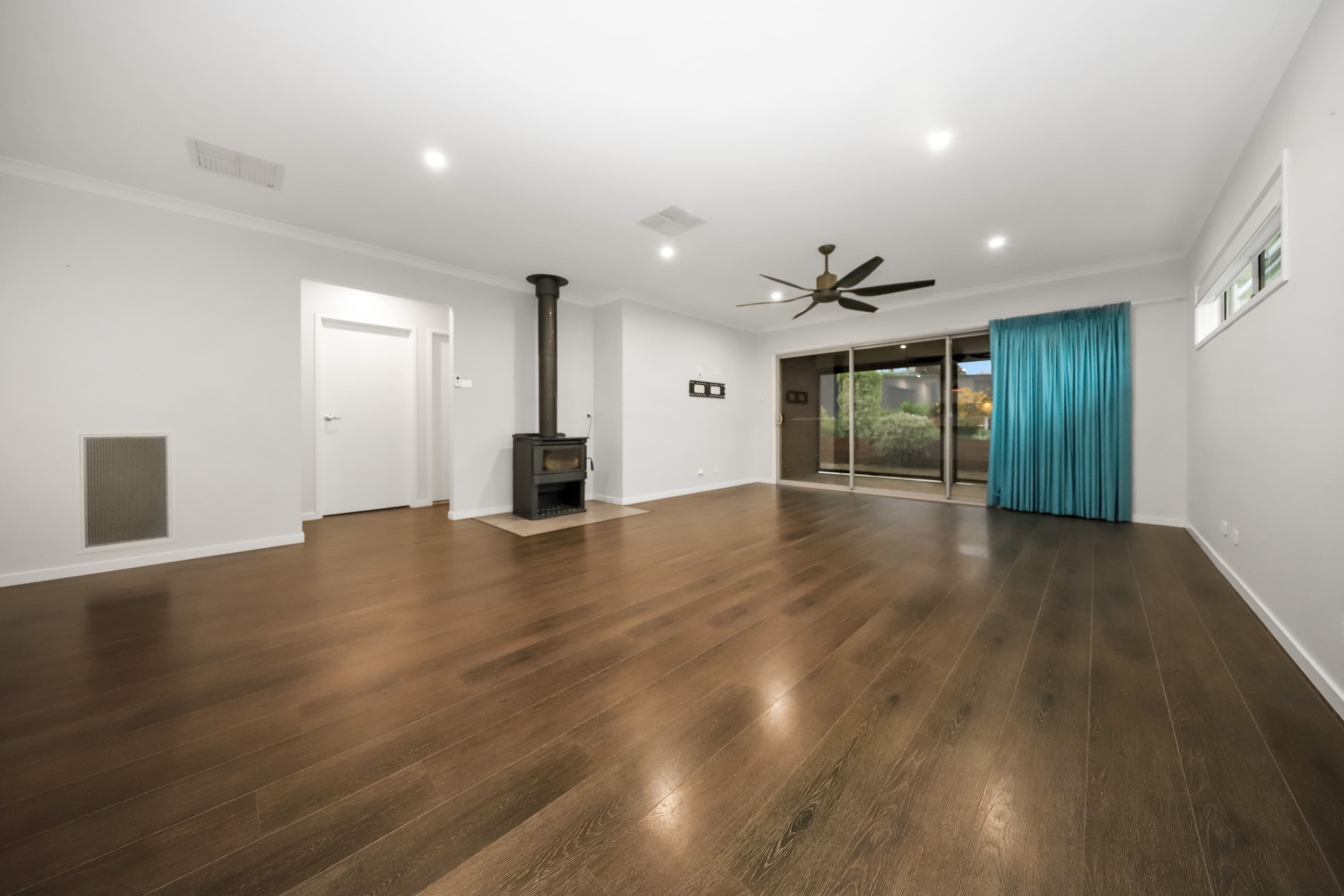 37 Bundara Crescent, Tumut NSW 2720, Tumut - Thumbnail 2