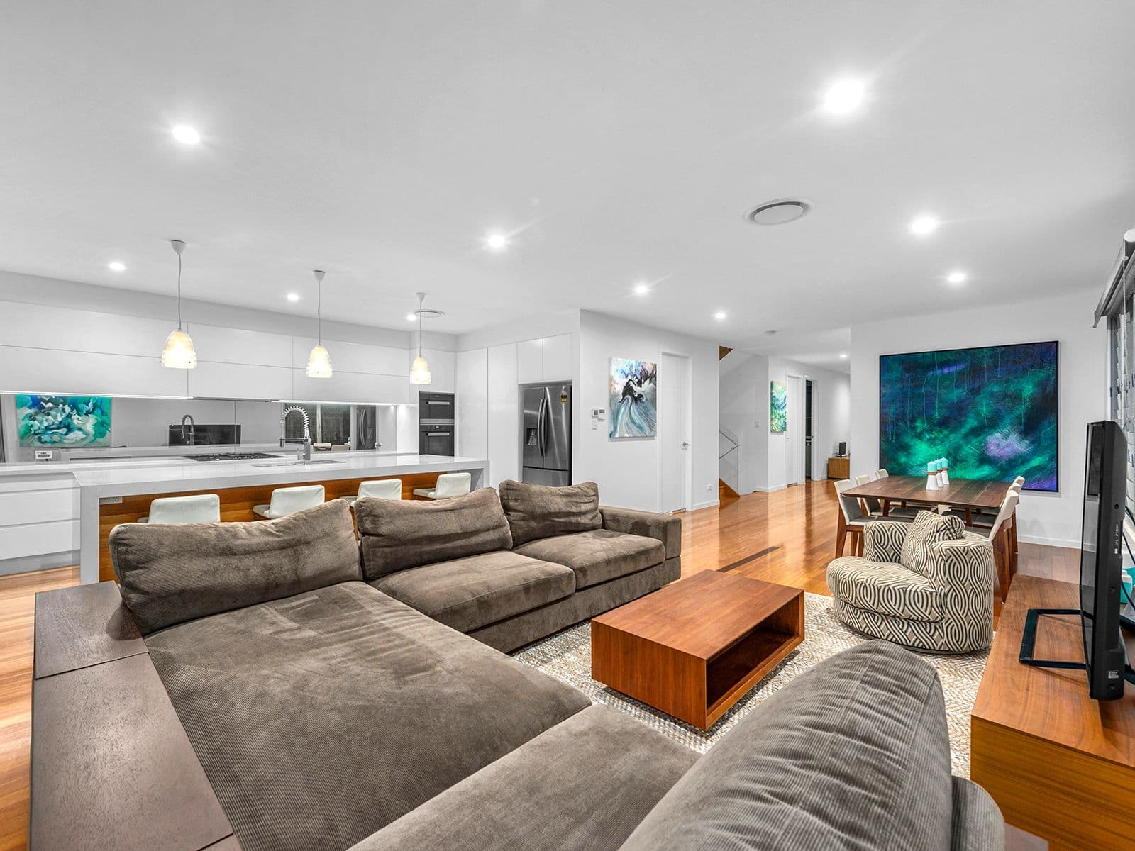 35 Raven Street, Camp Hill QLD 4152, Camp Hill - Thumbnail 2