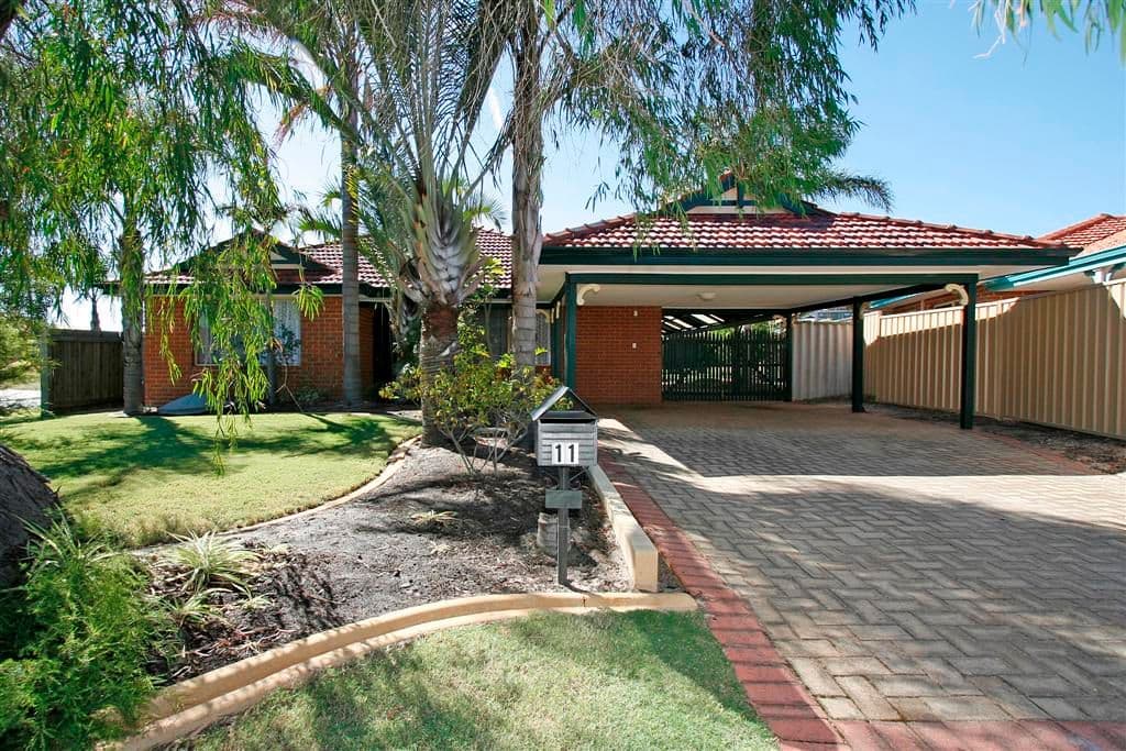 11 Bluegum Drive, THORNLIE WA 6108, Thornlie - Image 1