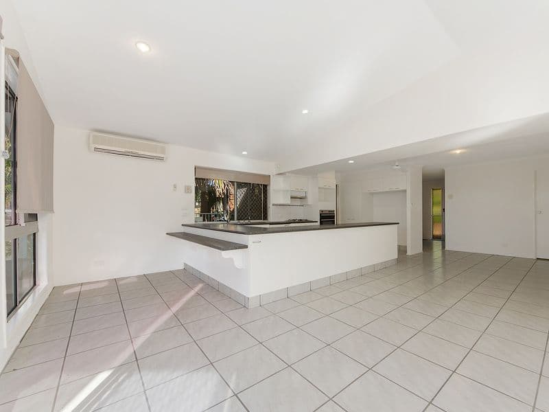 35 California Drive, Oxenford QLD 4210, Oxenford - Thumbnail 4