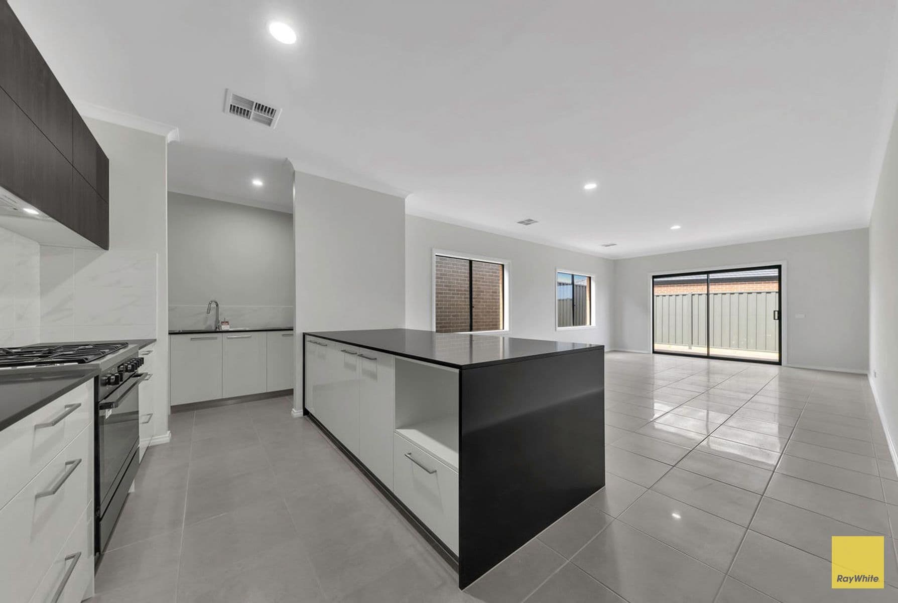 6 Farleigh Drive, Tarneit VIC 3029, Tarneit - Thumbnail 8