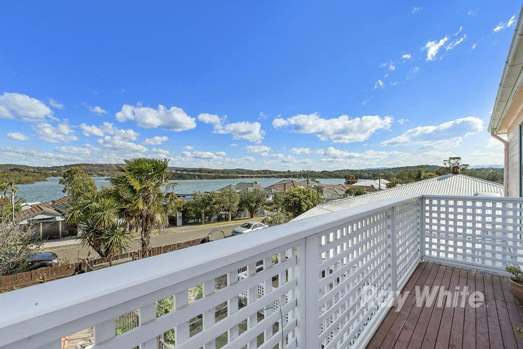 34 Lake Road, Fennell Bay - Thumbnail 2