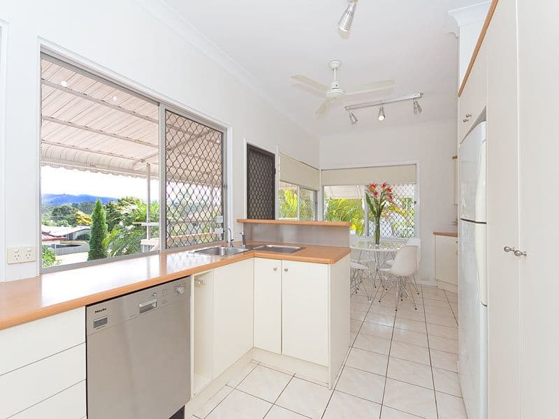 57 Rhyndarra Street, YERONGA QLD 4104, Yeronga - Thumbnail 5