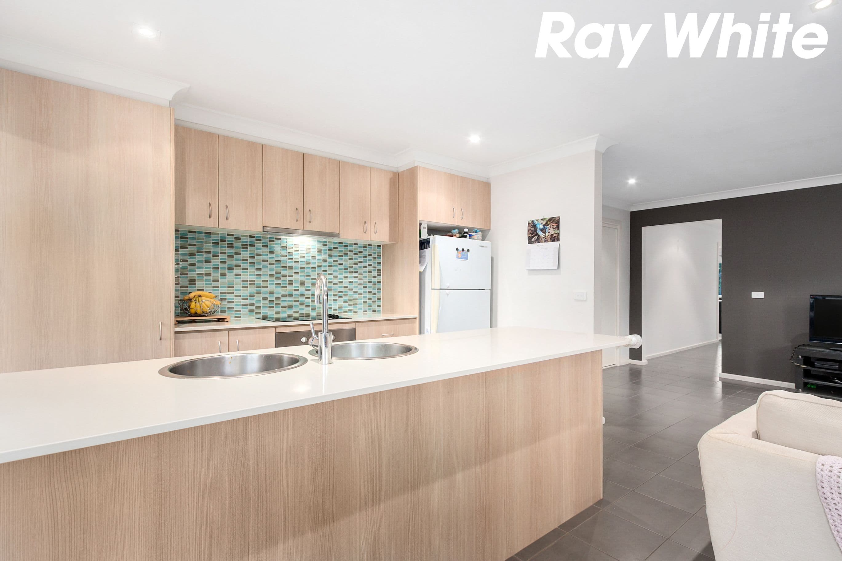 8 Tangelo Terrace, Pakenham VIC 3810, Pakenham - Thumbnail 6
