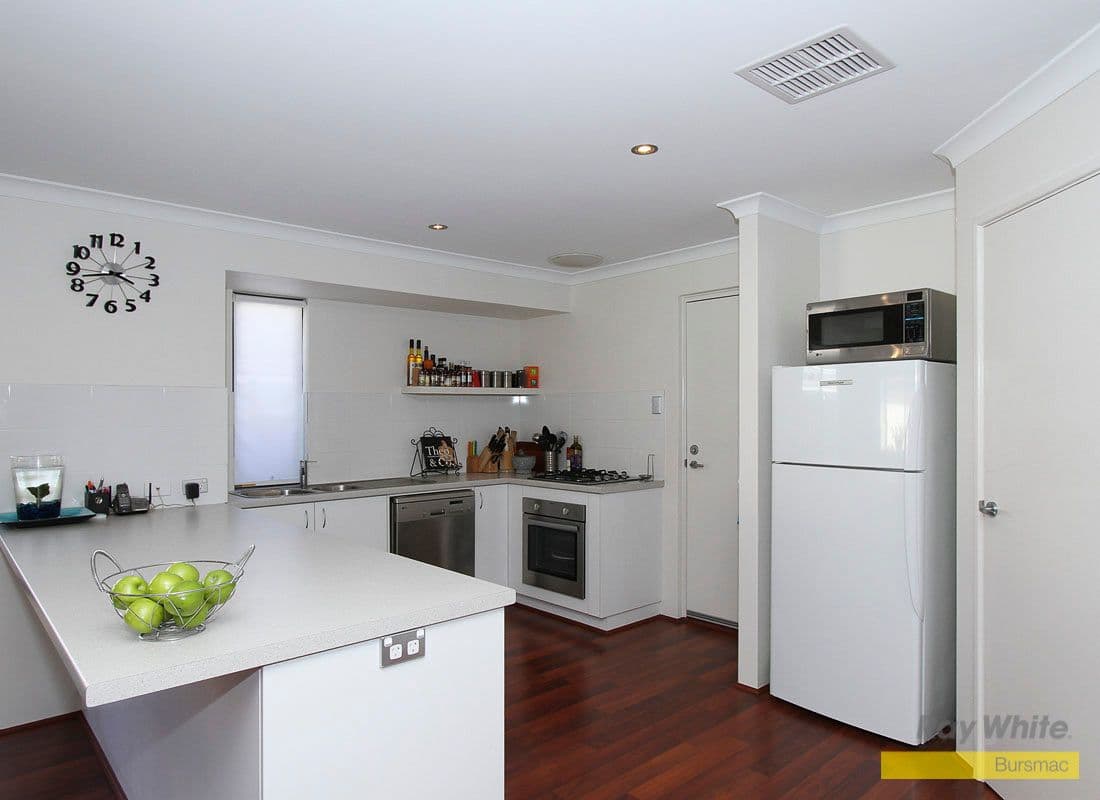 19 Winona Link, BANKSIA GROVE WA 6031, Banksia Grove - Thumbnail 2