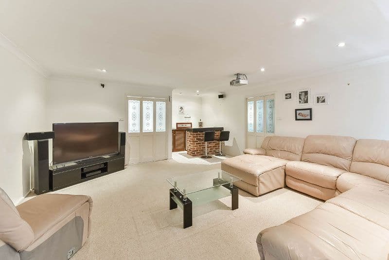 4 Trebbiano Place, Eschol Park - Image 1