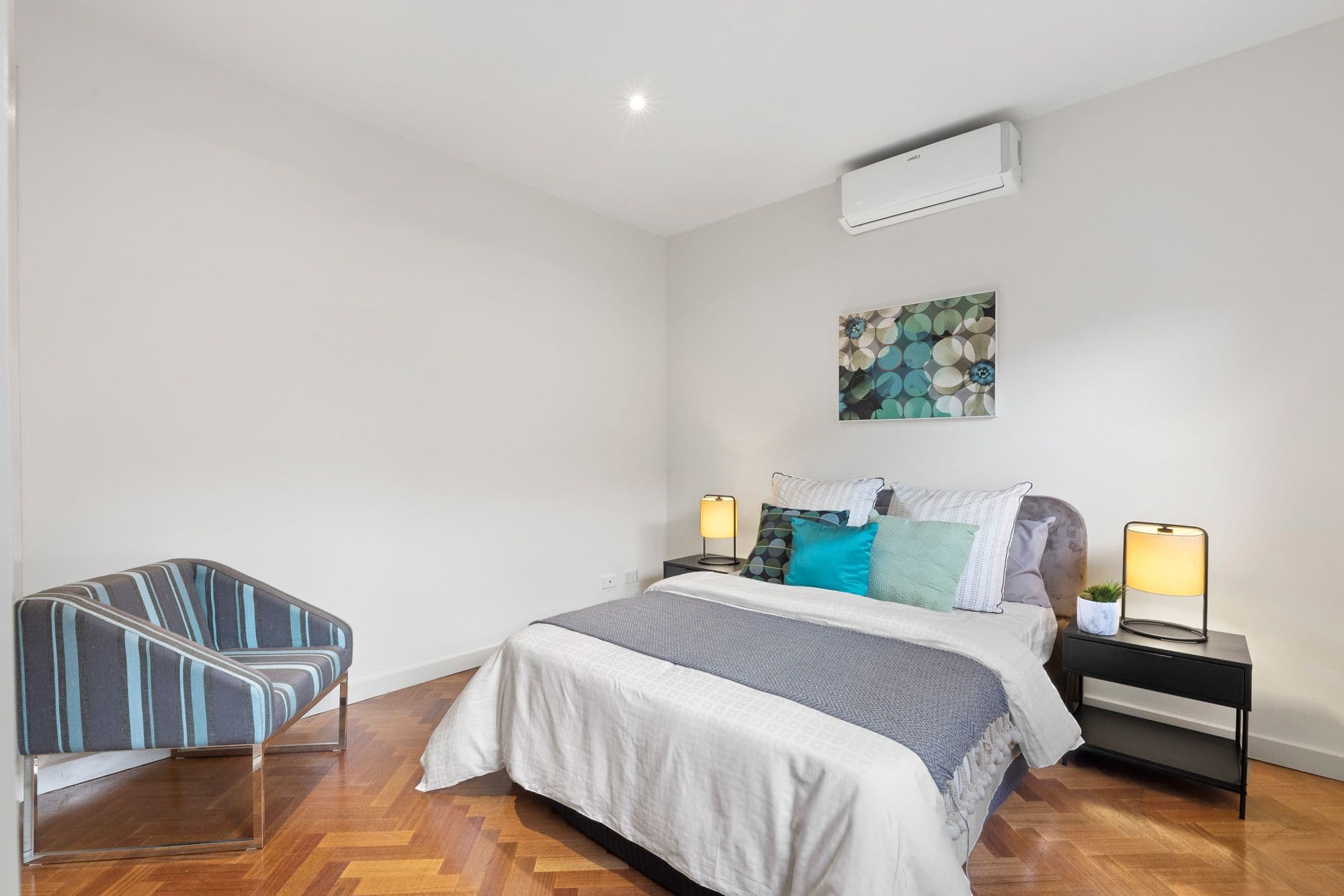 18 Hiddleston Avenue, Box Hill South VIC 3128, Box Hill South - Thumbnail 6