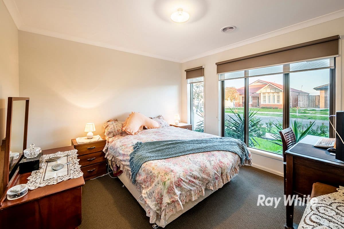 24 Boonwurrung Street, Cranbourne East VIC 3977, Cranbourne East - Thumbnail 2