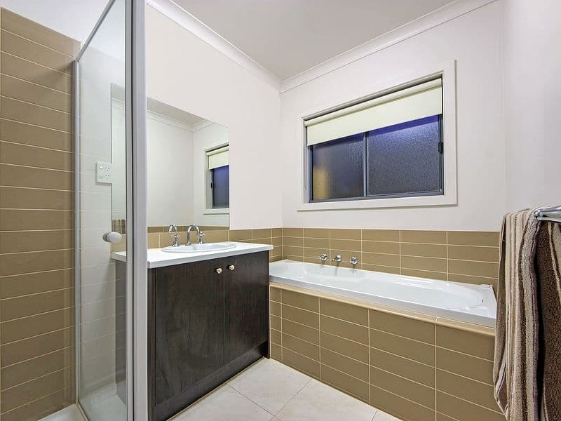 12 McDougall Place, TRUGANINA VIC 3029, Truganina - Thumbnail 7