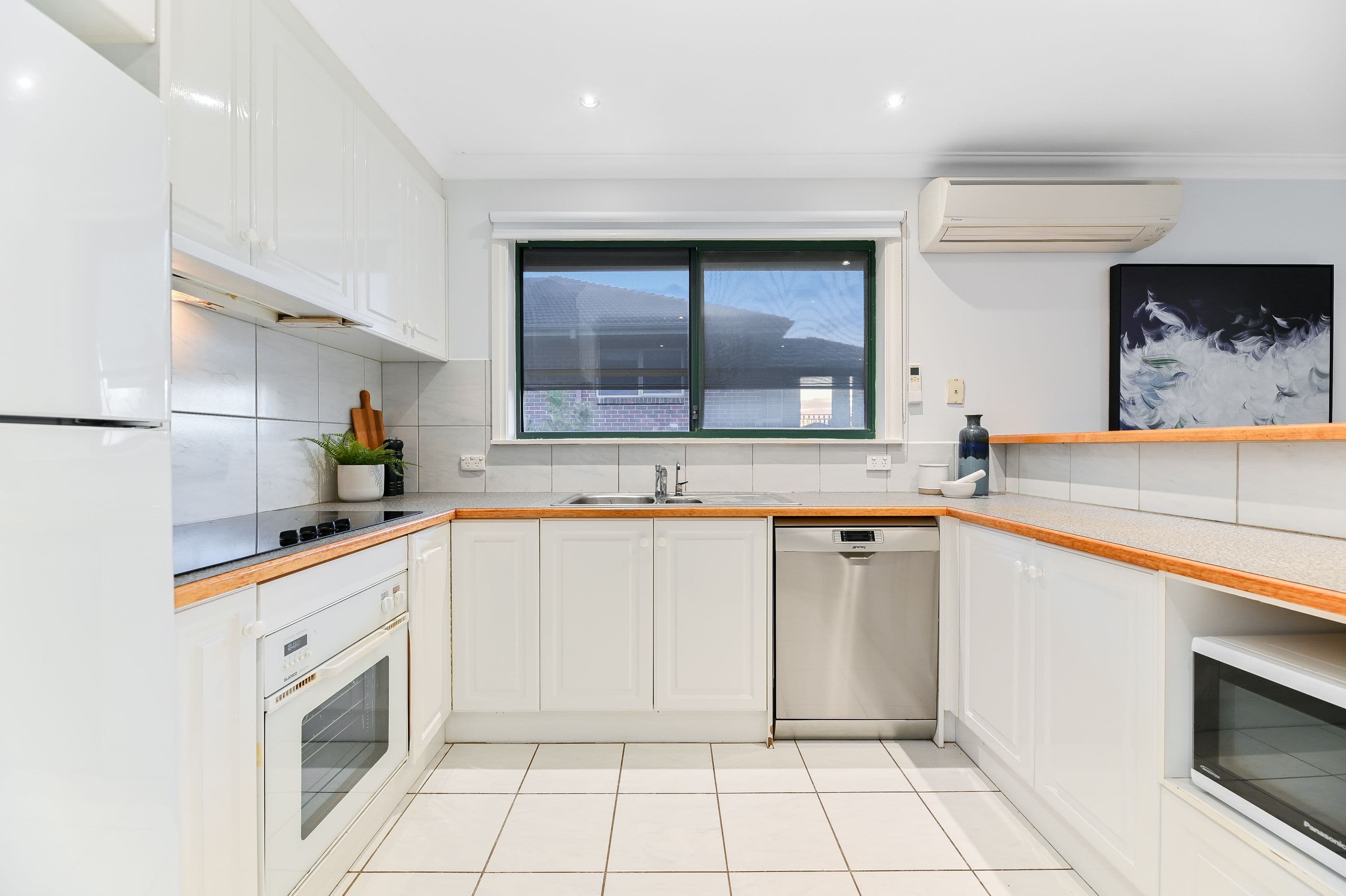 2 Madeline Street, Glen Waverley VIC 3150, Glen Waverley - Thumbnail 6
