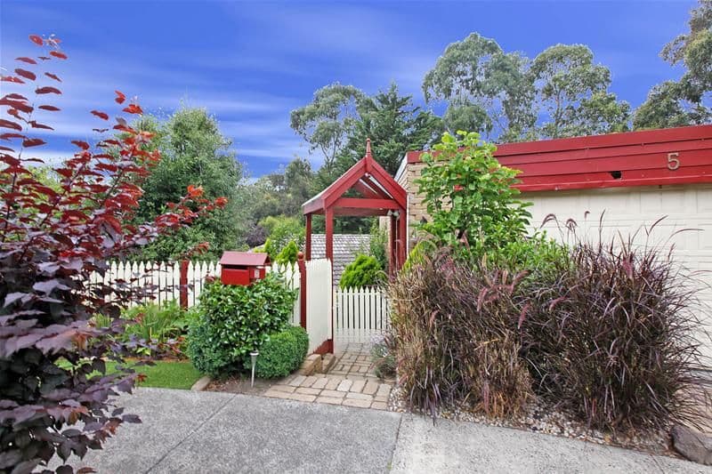 5 Delpura Glen, GREENSBOROUGH VIC 3088, Greensborough - Thumbnail 2