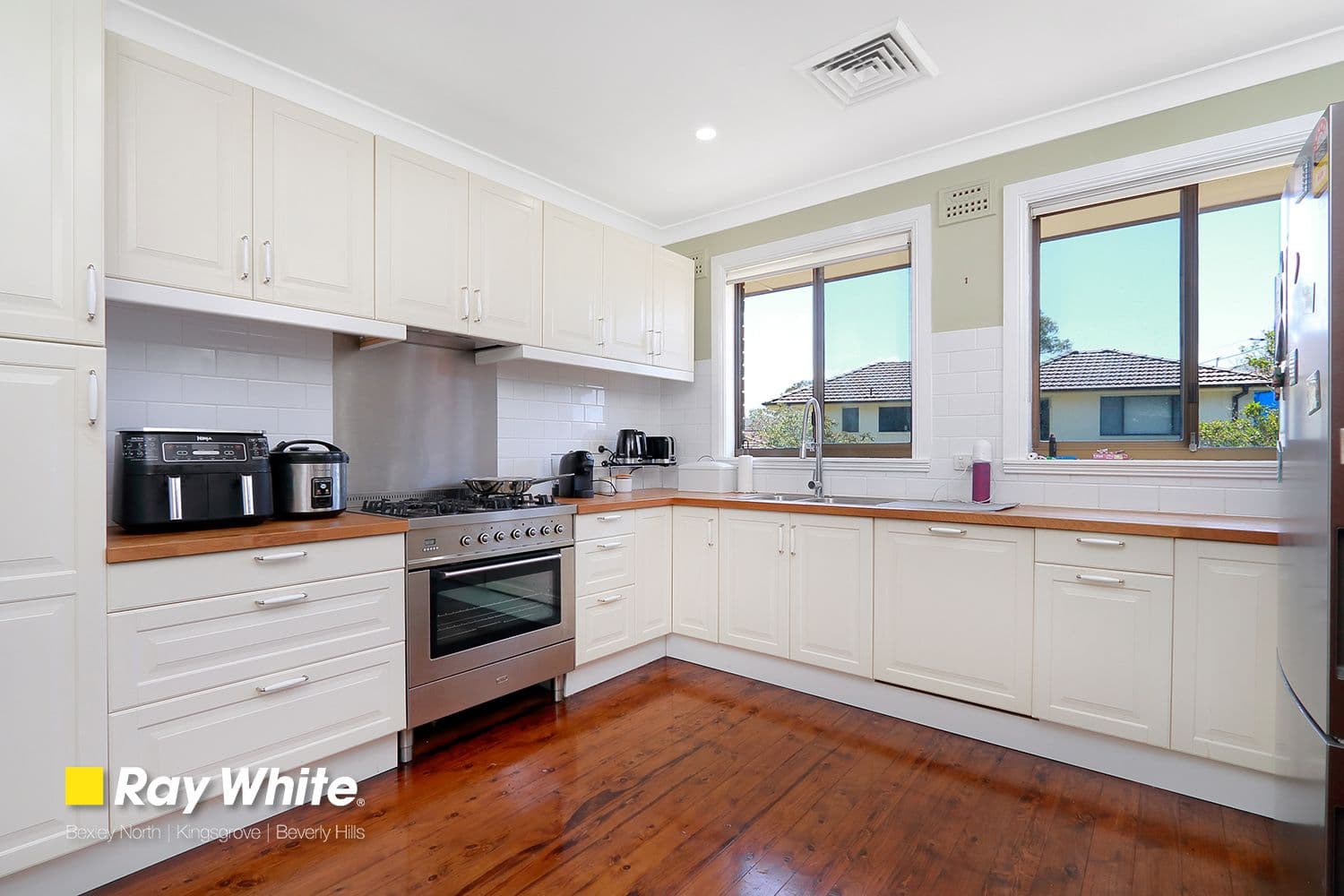 33 Moorefields Road, Kingsgrove NSW 2208, Kingsgrove - Thumbnail 2