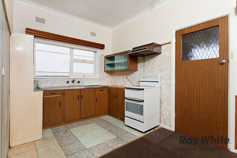 11 Hopetoun Street, OAK FLATS NSW 2529, Oak Flats - Thumbnail 2