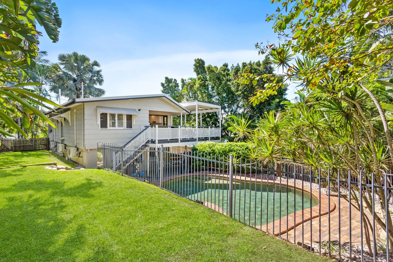 196 Hyde Road, Yeronga QLD 4104, Yeronga - Thumbnail 2