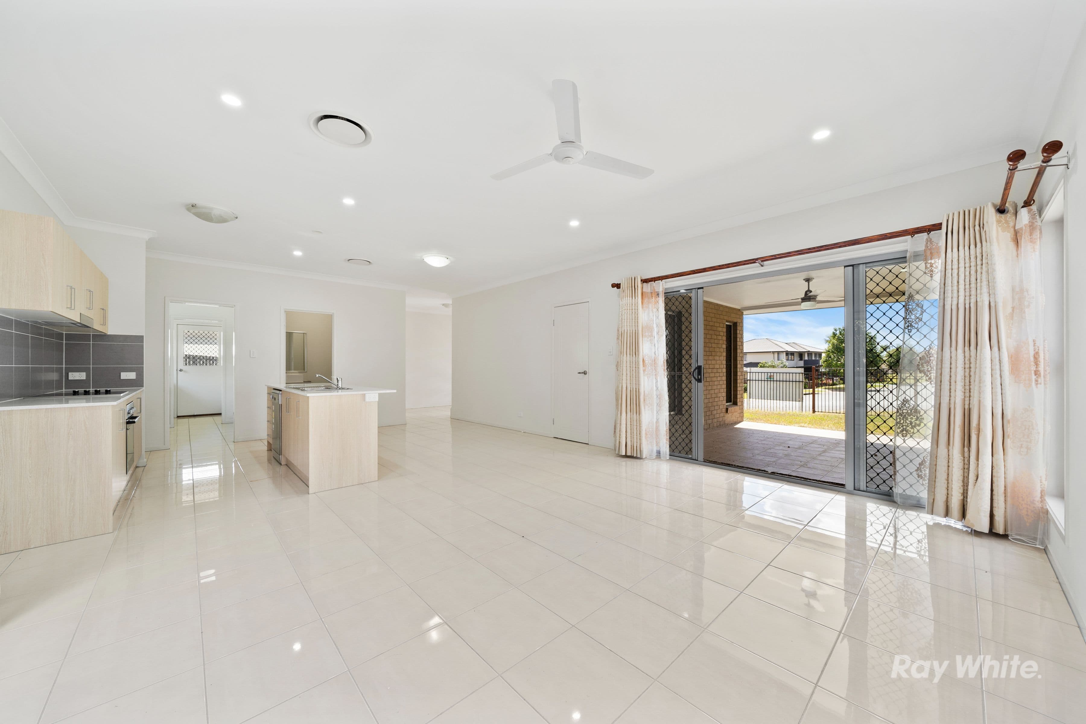 33 Lane Court, Mount Warren Park QLD 4207, Mount Warren Park - Thumbnail 5